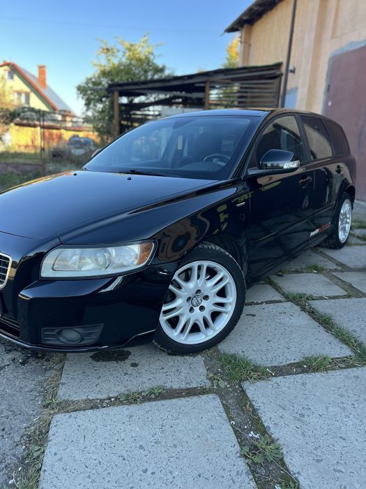 Volvo v50 2.0d  автомат