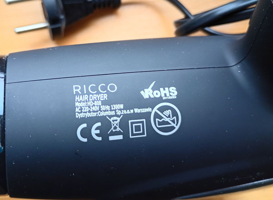 Suszarka do włosów Ricco podróżna na basen