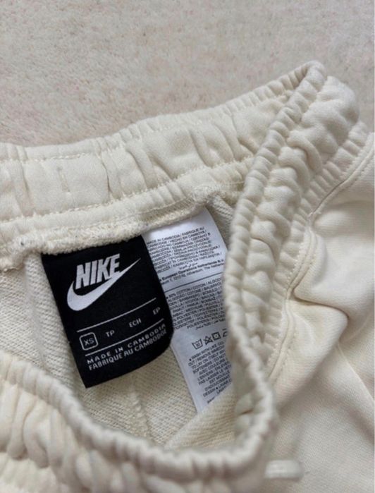 Spodnie dresowe Nike Air damskie