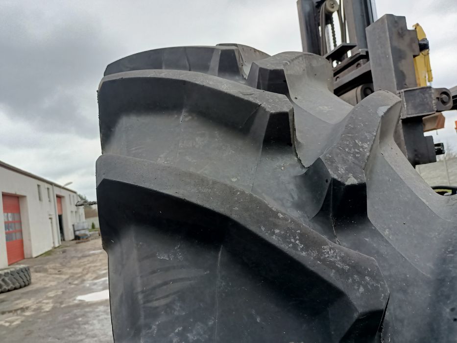 Opona 620\70r42 jak nowa