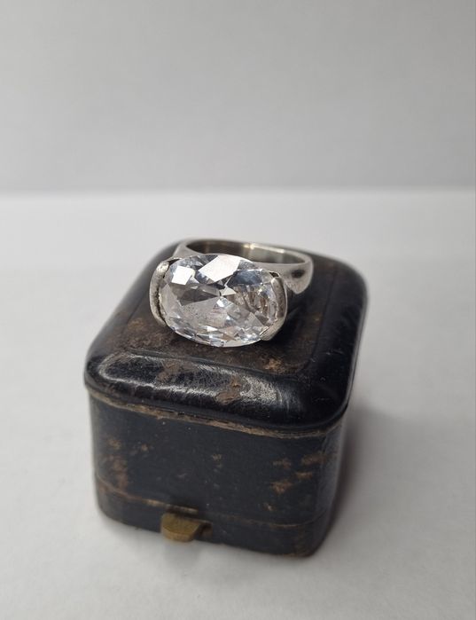 Pierścionek srebrny z cyrkonią srebro 925