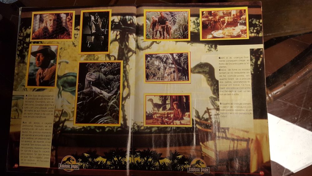 Caderneta Jurassic Park Completa