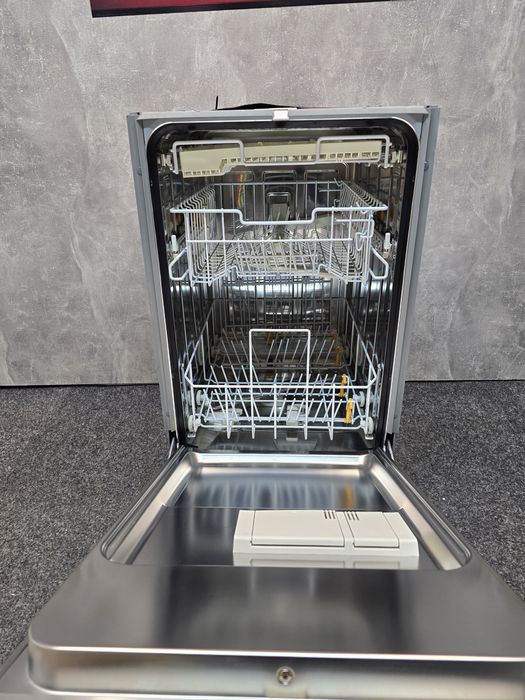 Вузька вбудована посудомийна машина Miele G4860 scvi 45 см укр.меню