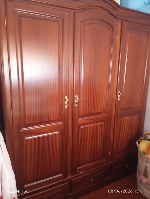 Vendo quarto madeira cerejeira como novo  1000