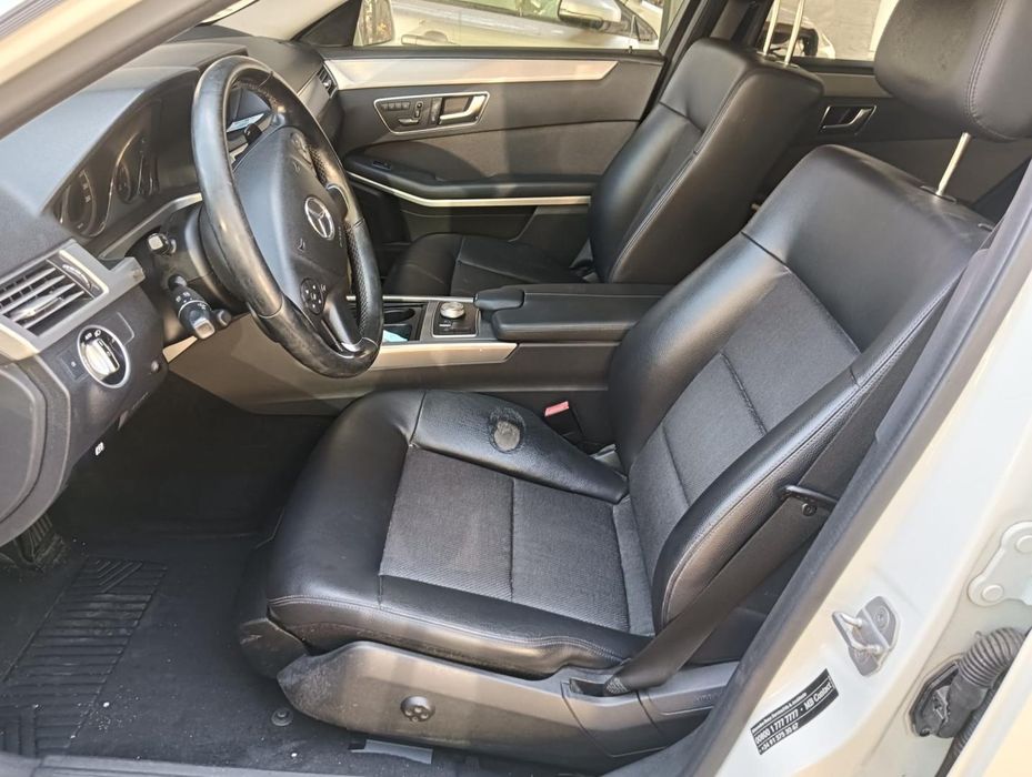 Dobradiça Direita Do Capô Mercedes-Benz Clase