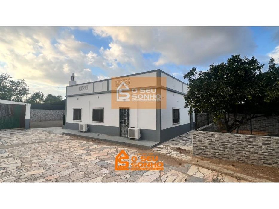 Moradia Com Terreno De 795 M² E Espaço Exterior Privativo | São Brá...