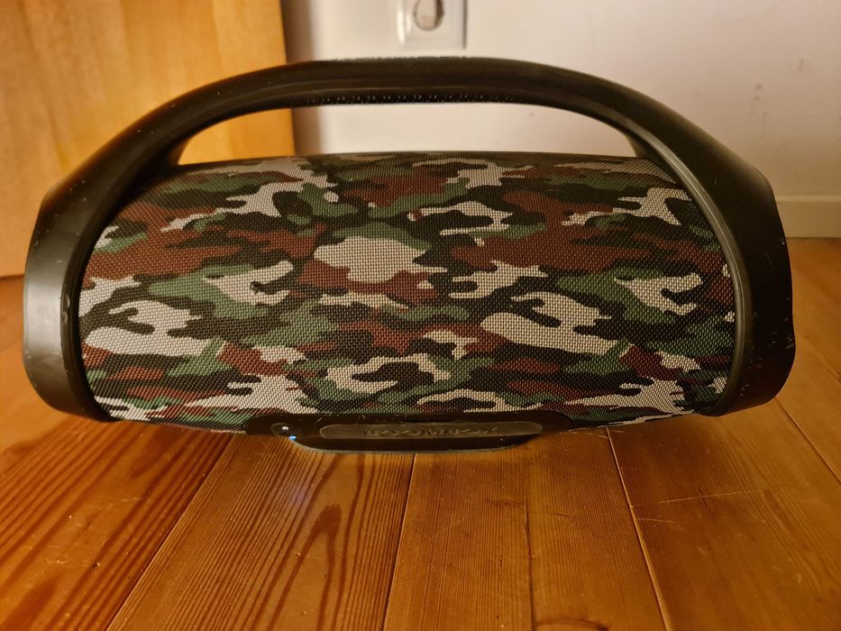 Duas Colunas JBL Boombox Verde Camuflado