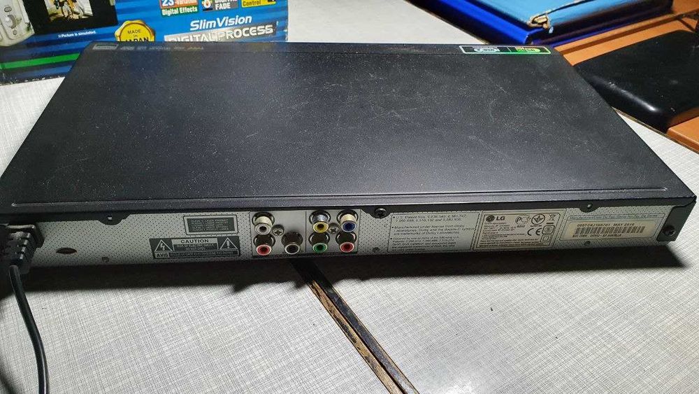 DVD проигрыватель LG DVX552