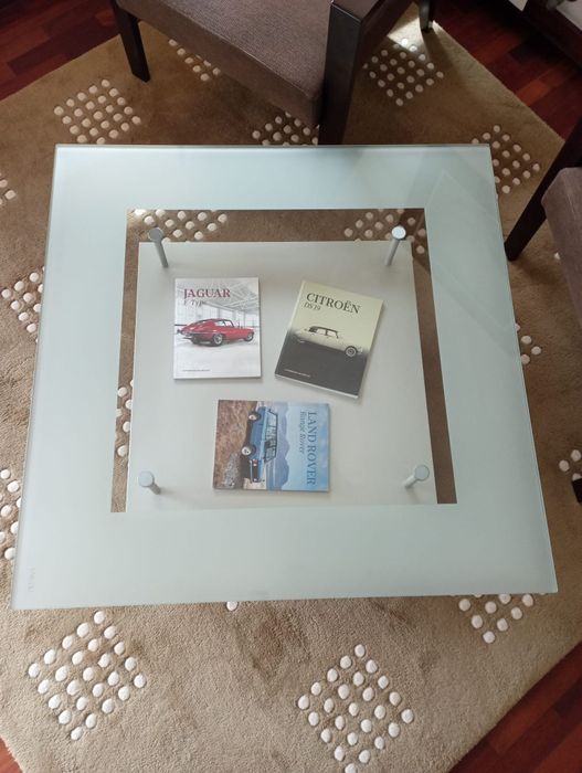 Mesa em vidro em bom estado