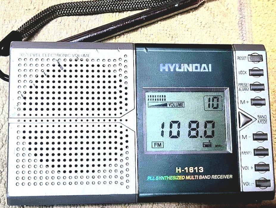 Цифровой радиоприемник Hyundai H-1613,с батар,sharp