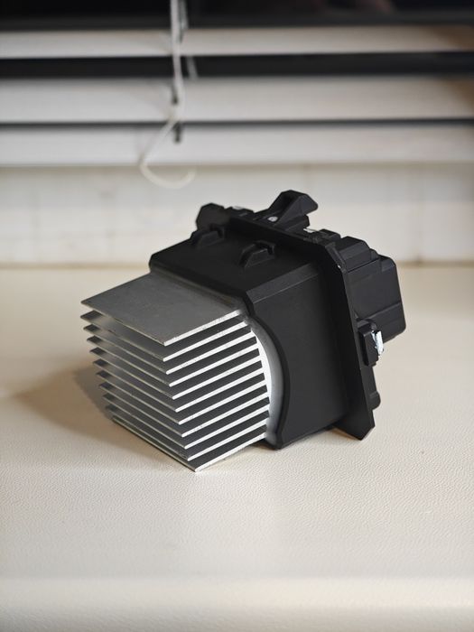 Реостат вентилятора пічки ( резистор )Valeo Рено Сценік , Меган 3