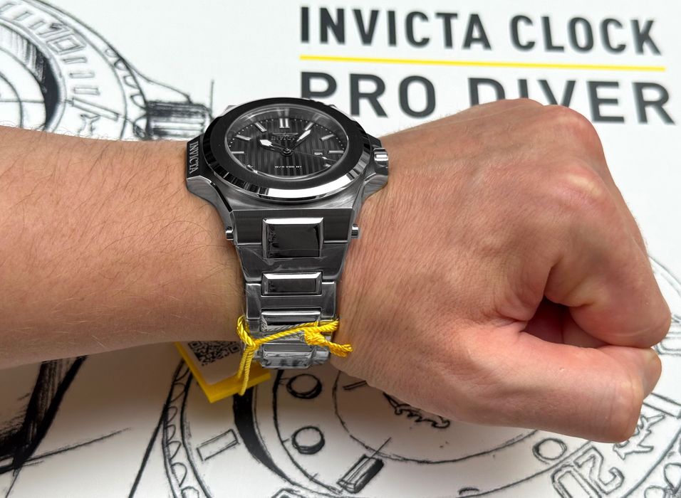 Чоловічий годинник Invicta Akula 34730 Gunmetal 50 мм. 200 MT