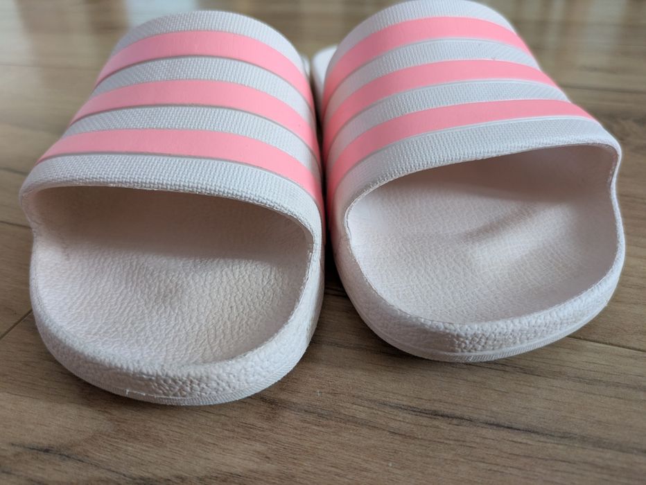 Klapki adidas różowe - rozm. 37, używane
