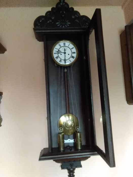 Zegary wiszące niemieckie i rosyjski zegar z kukułką