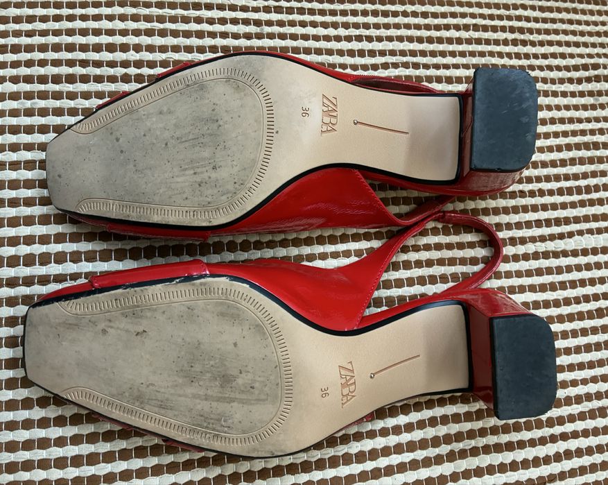 Sapatos com fivelas Zara