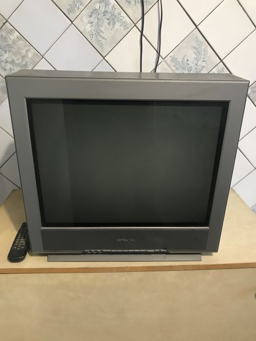 Телевизор ламповый HITACHI пр-ства Япония.