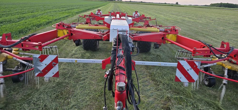 Zgrabiarka 4 gwiazdowa Pottinger TOP 1252 C