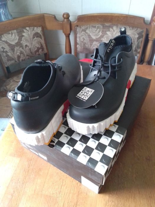 Продам крутые кроссовки