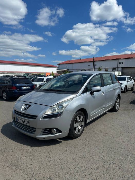 Peugeot 5008 1.6 дизель 2011