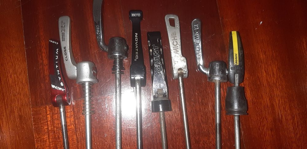 Apertos rápidos para rodas de bicicletas