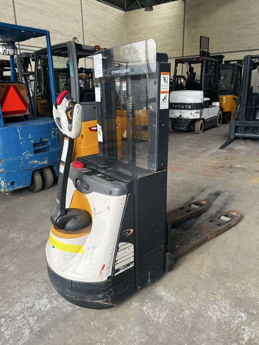 Stacker Elétrico Elevação dupla