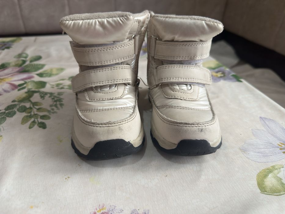 Зимове взуття для дівчинки 24 р