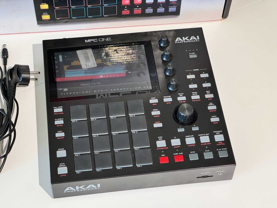 akai mpc one - Купити музичні інструменти - Ціна на OLX.ua