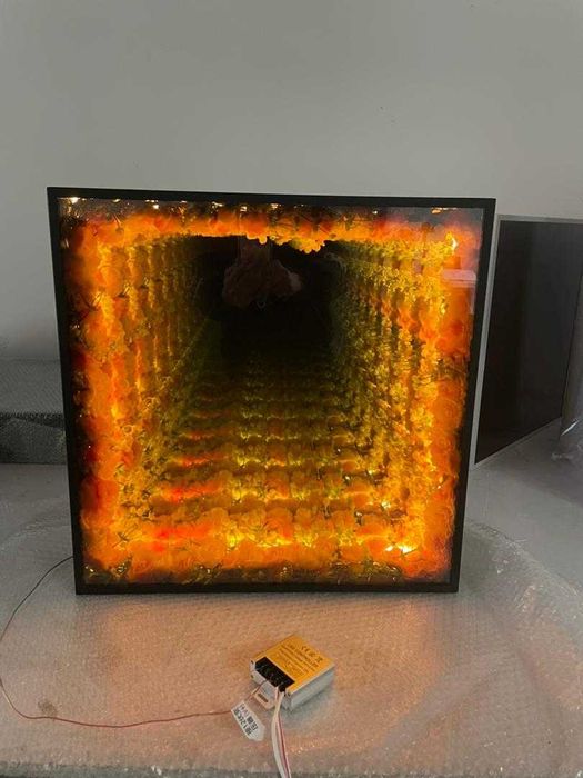 Caixa LED Espelho Infinito 3D – Decoração Premium Personalizada