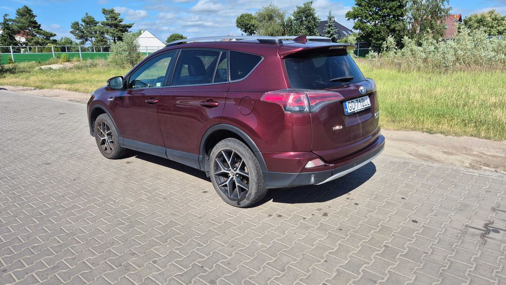 Skrzedam Toyota rav4 hybryda 2016