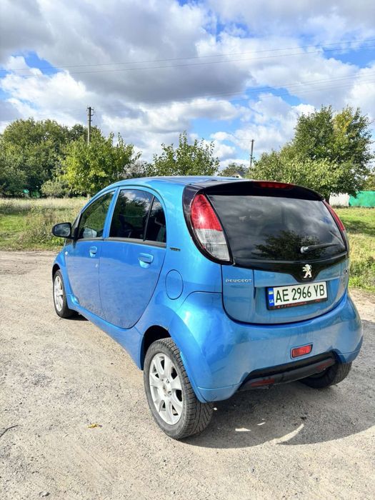 Продам авто Пежо іон