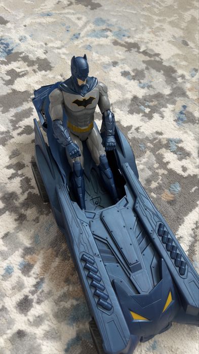 Carro do batman com figura incluida