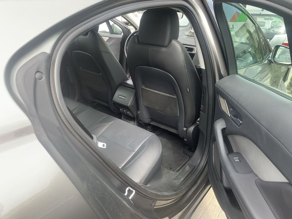 Jaguar Ipace elétrico autonomia 400 km