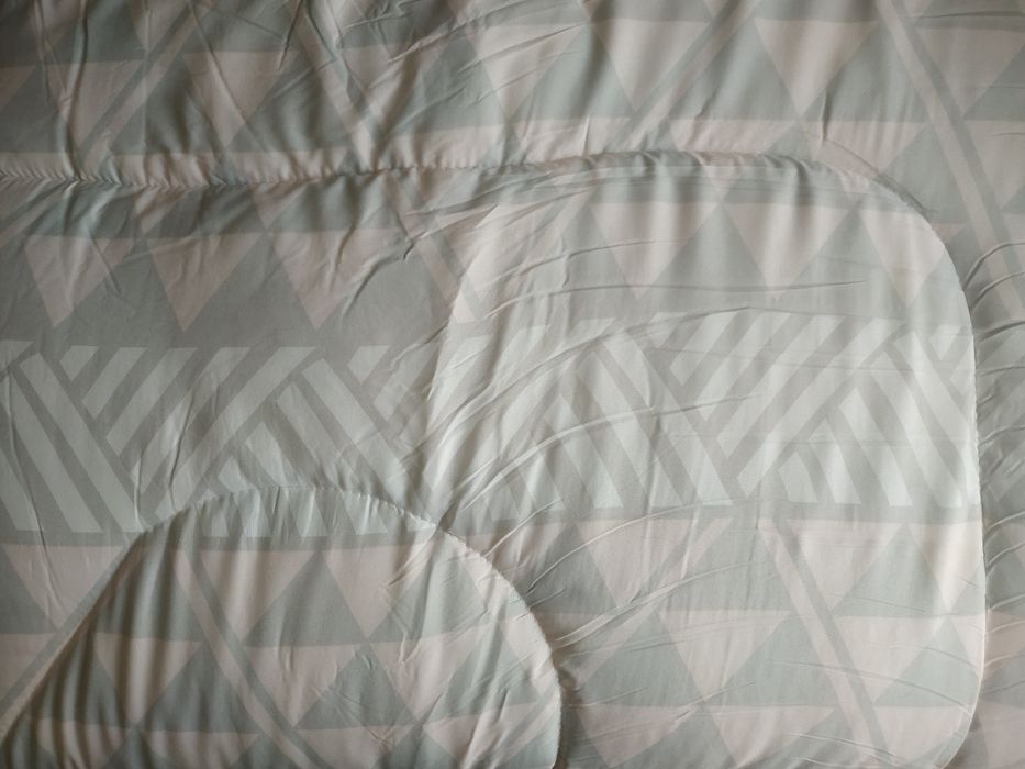 Ковдра зимова 215х150 нова