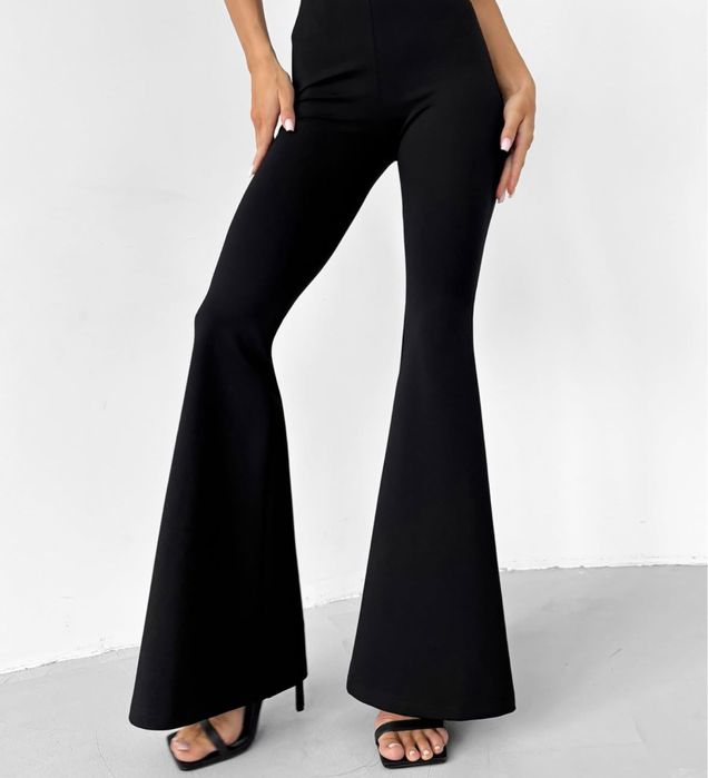 Легінси , штани кльош