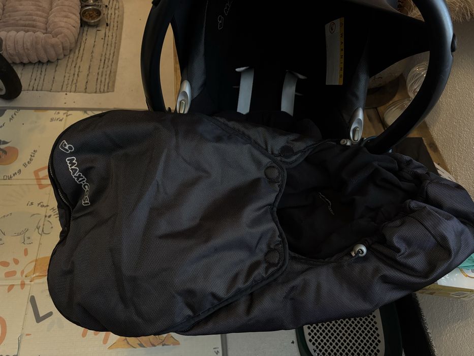 Отдам бесплатно коляску с автокреслом MAXI COSI