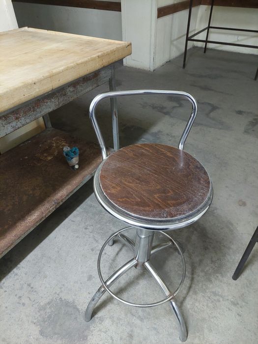 Столи і стільця(,кух.посуд