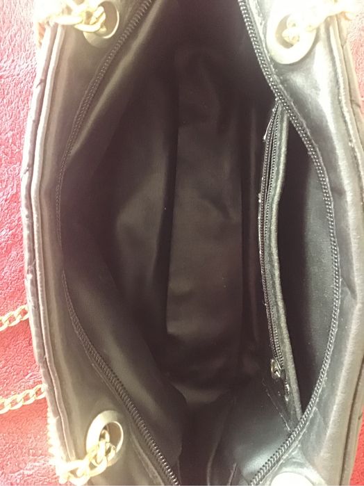 Mała torebka chanelka złoty łańcuszek