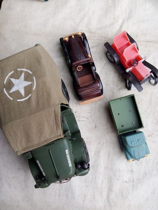 Детская игрушка  ЗИЛ - 130 ССР.