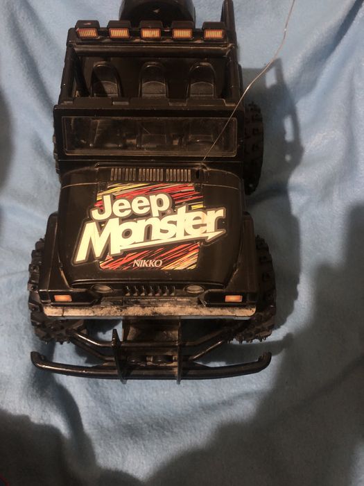 Машинка на радіокеруванні