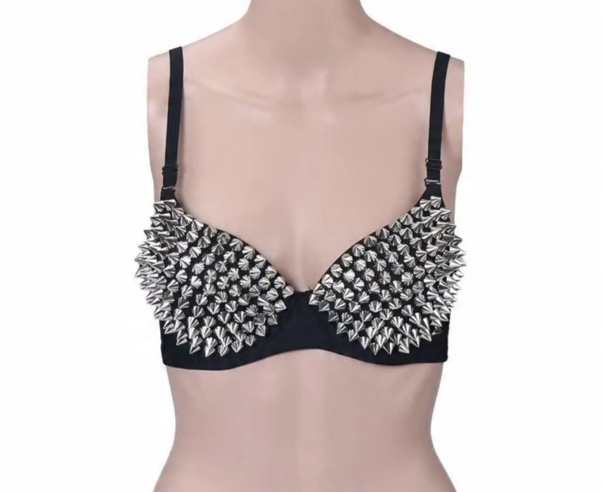 Czarny biustonosz z ćwiekami ,kolcami ,34/75. Bralet z kolcami, biustonosz w stylu gotyckim ,festiwalowy