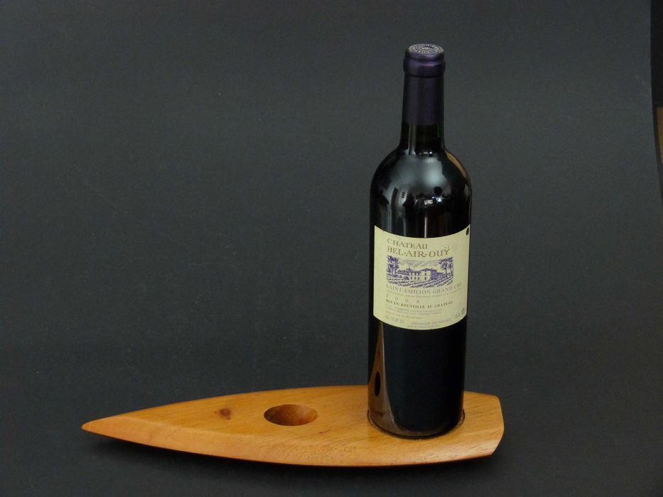 porta garrafas com design exclusivo em mogno maciço do brasil