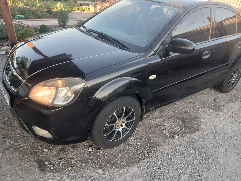 Продаж авто Kia Rio 2010