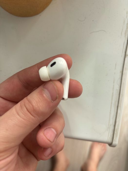AirPods Pro  навушник робочий