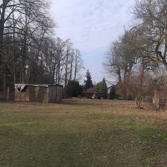 Sprzedam działkę z domem