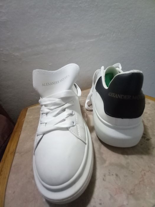 Ténis   Alexandre Macueen  tamanho 41 branco
