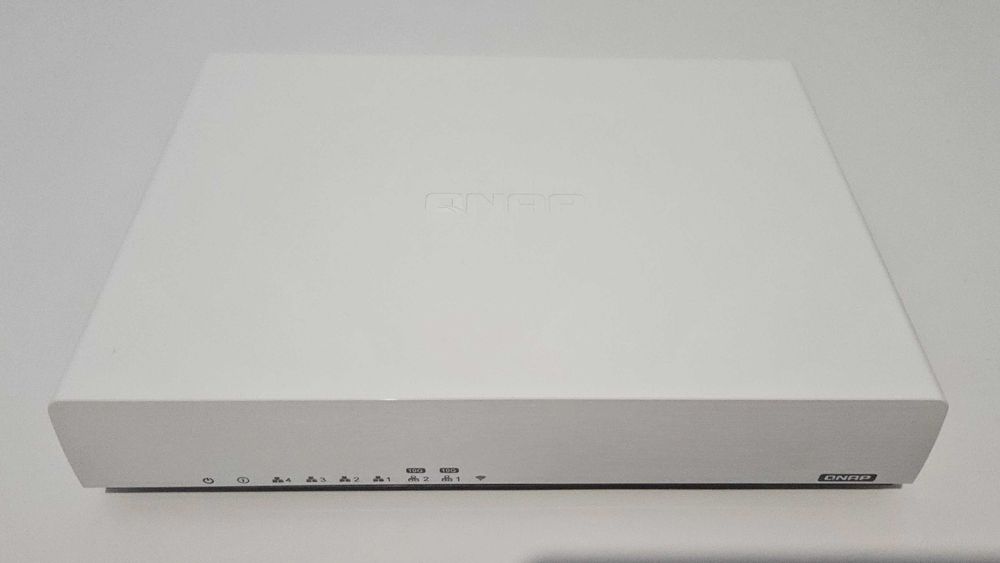 Маршрутизатор (роутер) QNAP QHora-301W