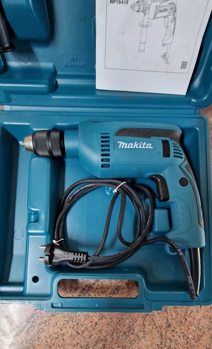 Makita Berbequim com Percussão HP1641 680W
