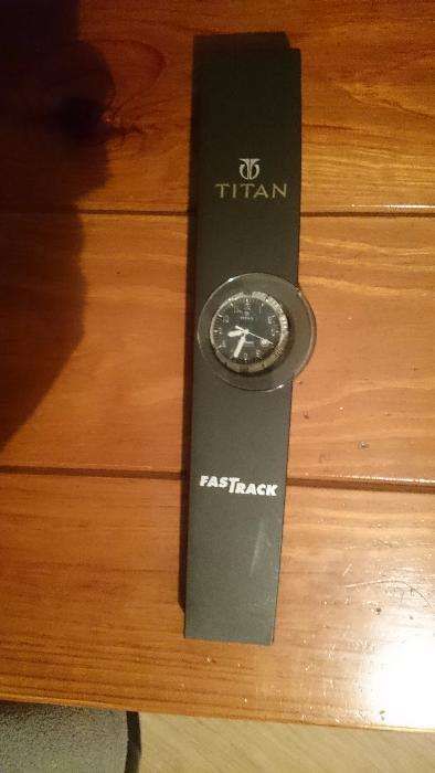 Relógio Titan FasTrack Novo