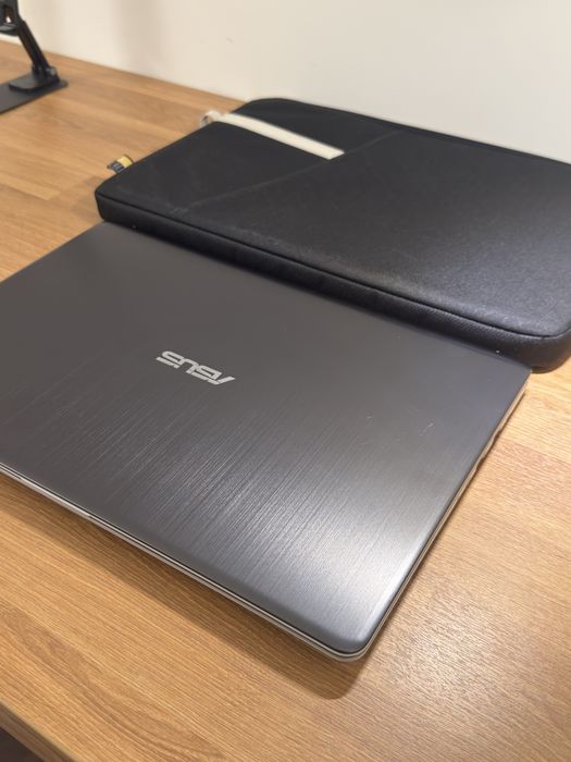 Asus Vivobook 8GB 1TB