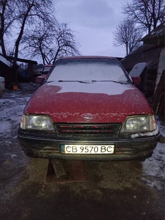 Продам 3 машини по ціні одної ,червона на бойовому ходу